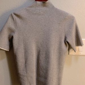 Short sleeve sweater
